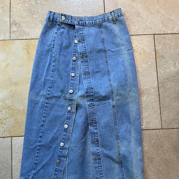 Dresses & Skirts - Denim Skirt